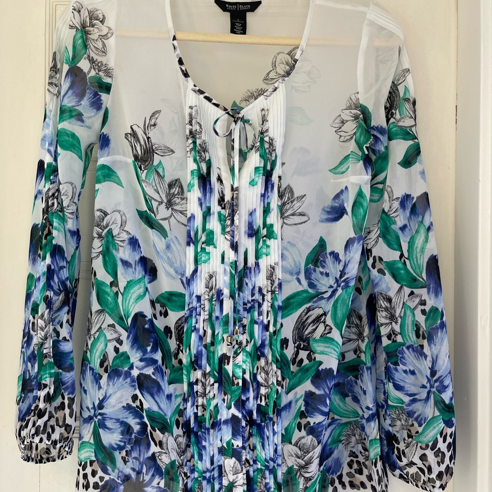 White House Black Market White and Green Tie Front Blouse